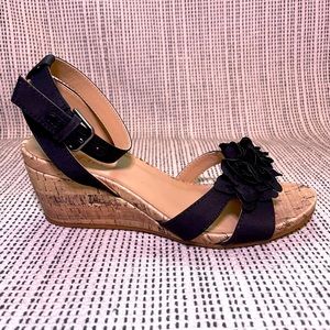 Naturalizer size 6 Areda-Flower Womens Ankle Strap Espadrille Wedge Sandals